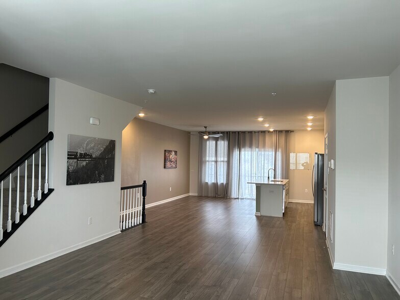 Main level living: Kitchen, Dining & Living - 813 Bond St