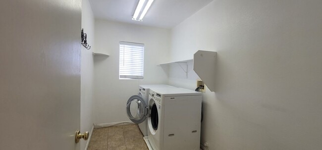 Building Photo - 8344 Golden Cypress Ave