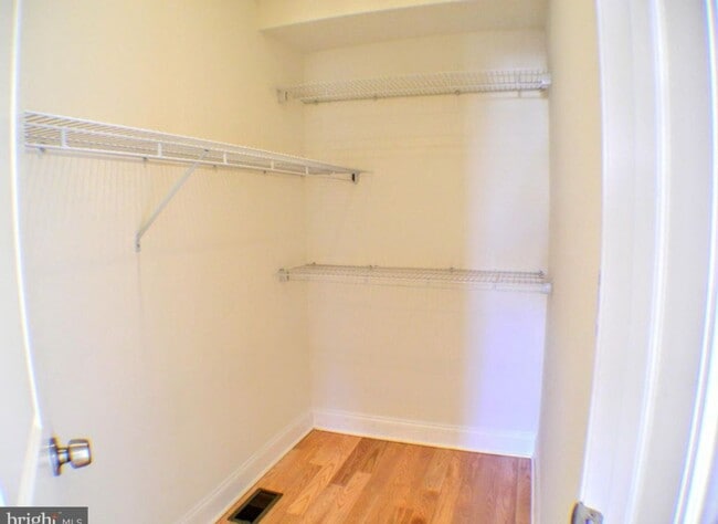 Building Photo - Gorgeous queen village property available