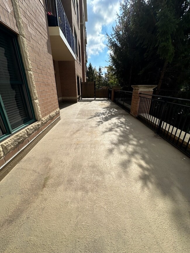 Building Photo - 5100 W 96th St