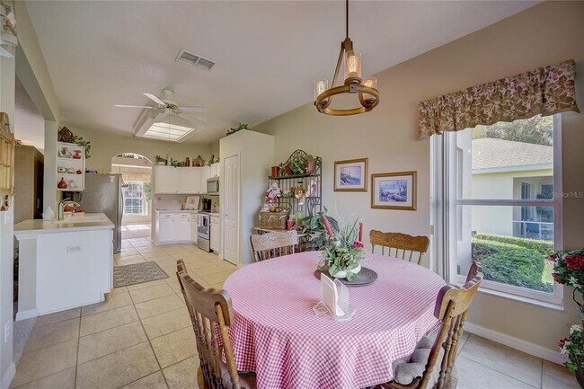 Building Photo - 2234 Fenton Ave