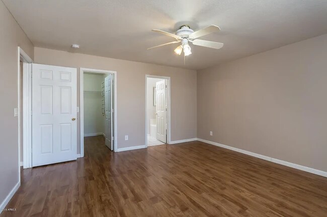 Building Photo - 10864 E Clovis Ave