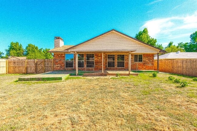 Building Photo - 1425 Venus Cir