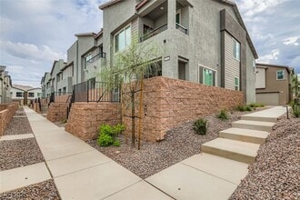Building Photo - 1554 Maria Xing Ave