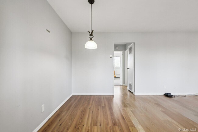 Building Photo - 4 Wyndover Woods Ln