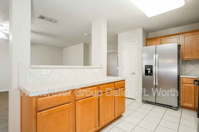 Building Photo - 1611 Waters Edge Dr