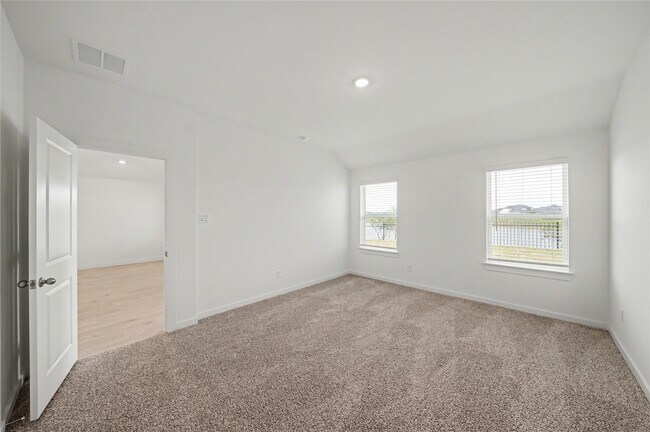 Building Photo - 3930 Langridge Dr