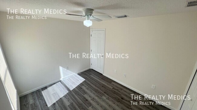 Building Photo - 1242 Halber Ave NW