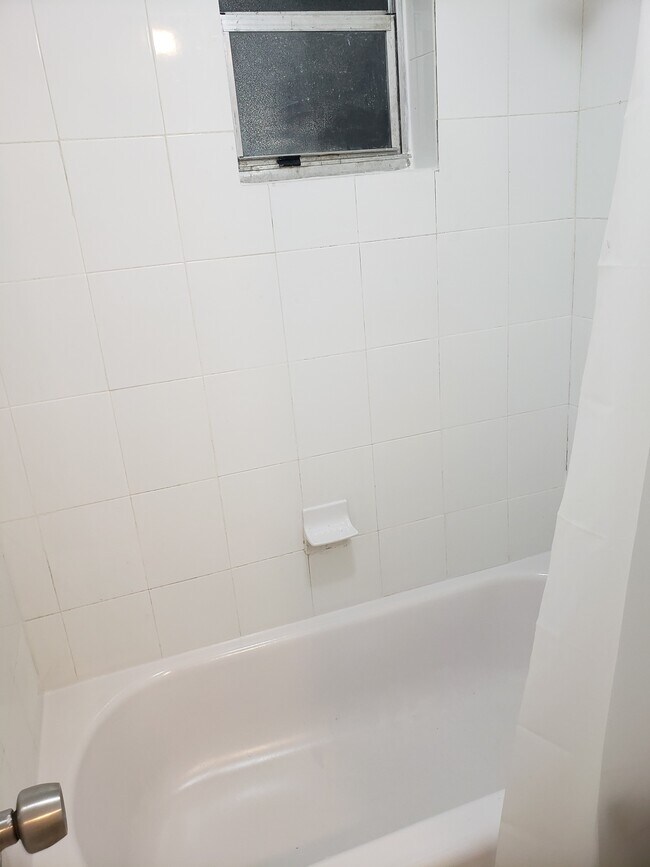 Building Photo - 1525 NW 19th Ter