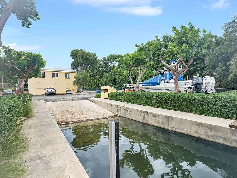 Building Photo - 98202 Windward Ave