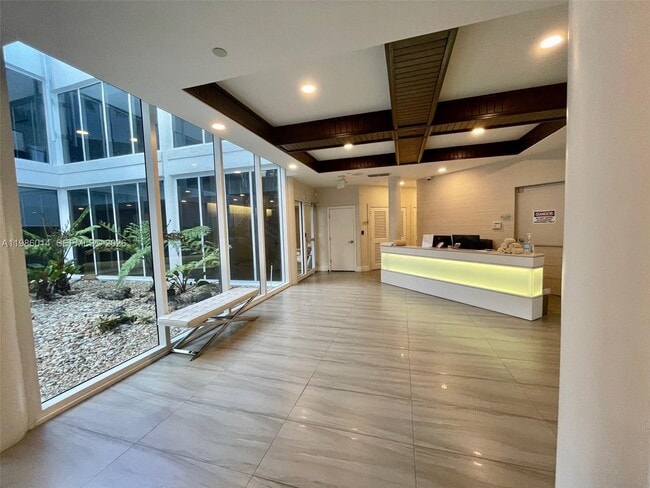 Building Photo - 20281 E Country Club Dr