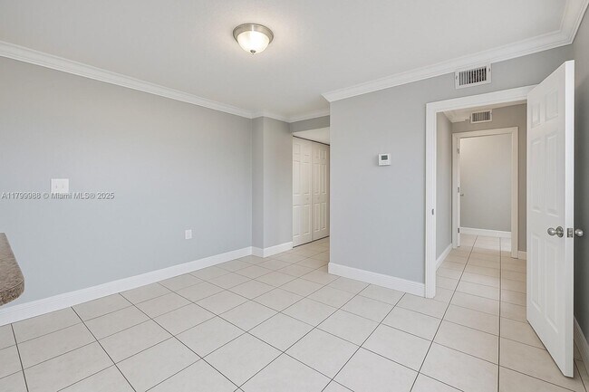Building Photo - 5150 W 12th Ave