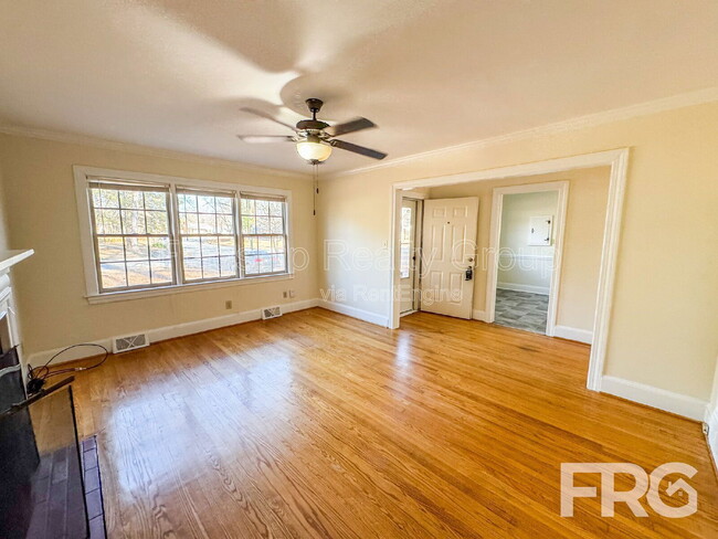 Building Photo - 2501 Jefferson Dr