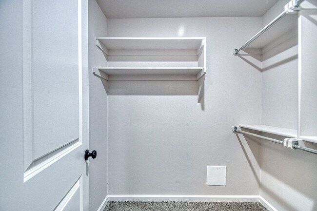 Building Photo - 928 Varenna Ct