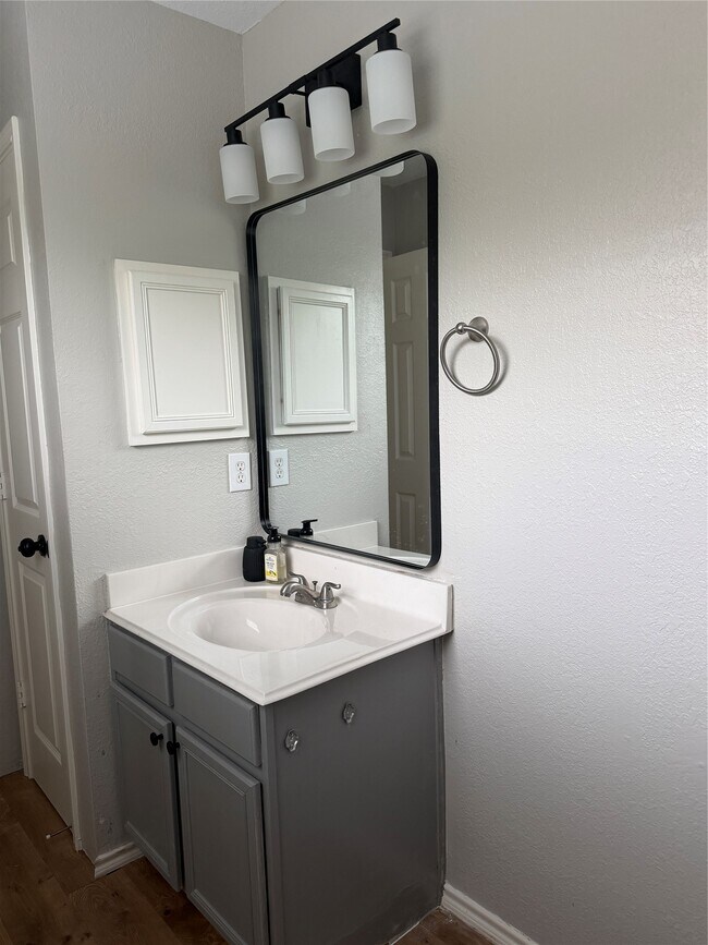 Building Photo - 21011 Emery Mills Ln