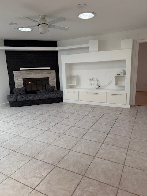 Building Photo - 639 Meadowvale Dr