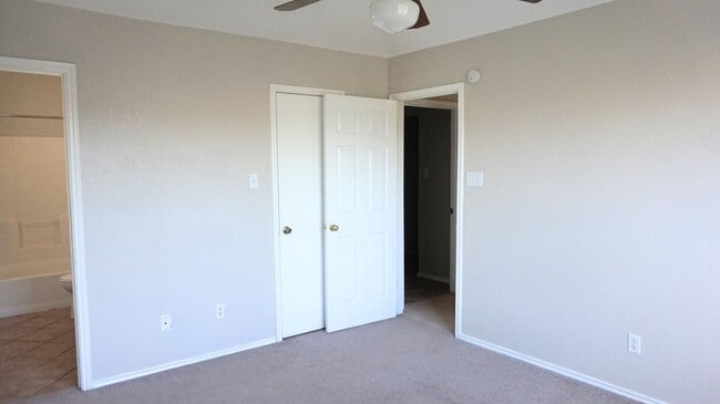 Building Photo - 2301 Flintstone Cir