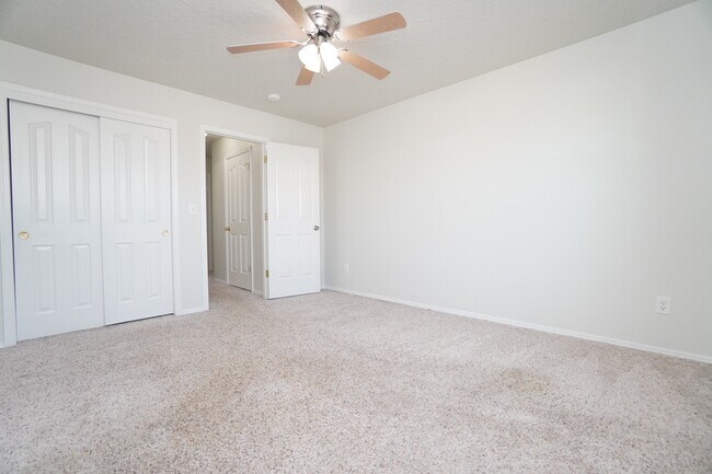 Building Photo - 16274 Silver Creek Ave