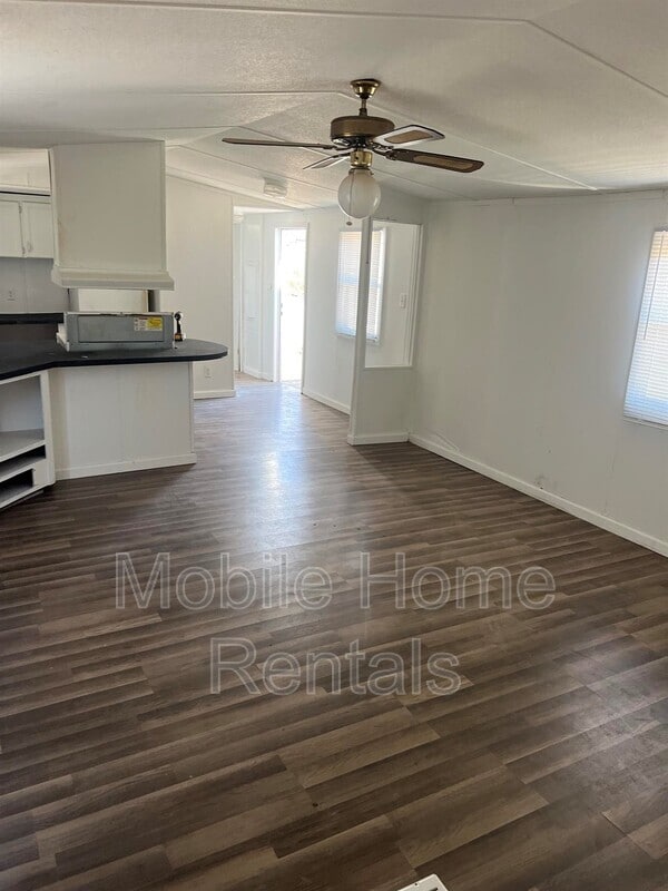 Building Photo - 515 Moby Ct