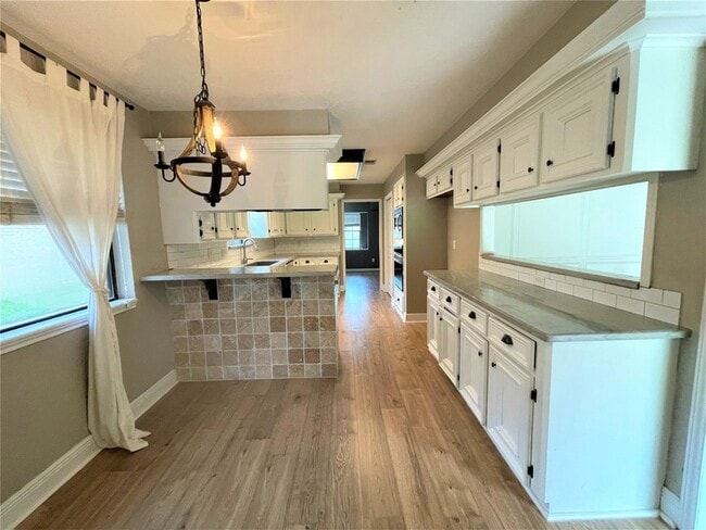 Building Photo - 22907 Provincial Blvd