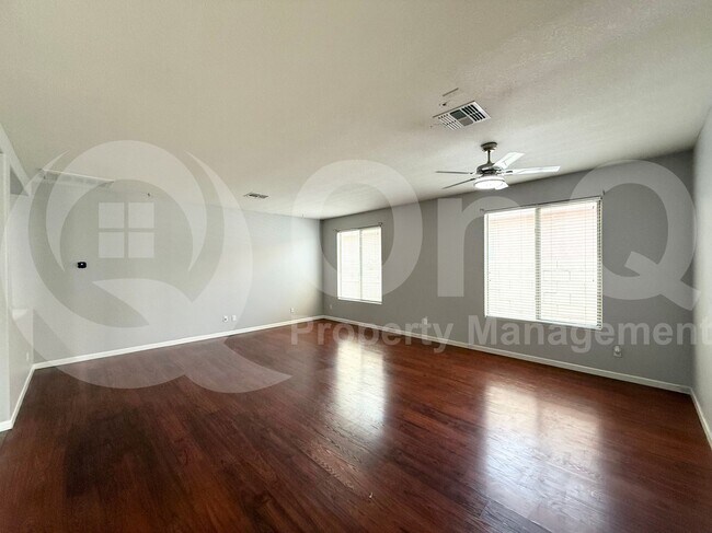 Building Photo - 45513 W Starlight Dr