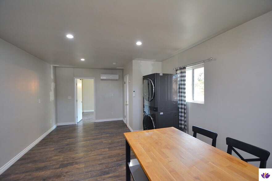 Building Photo - 9616 Gerald Ave