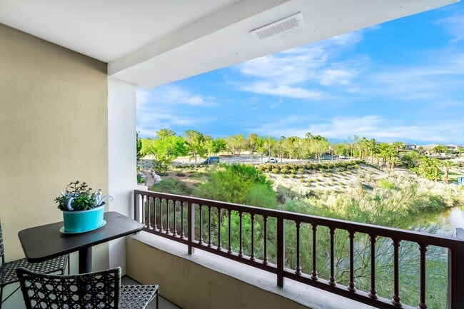 Building Photo - Lakefront Resort Living with Stunning Views in Lake Las Vegas!