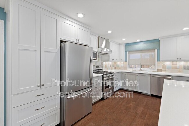 Building Photo - 9045 SW Pinto Ct