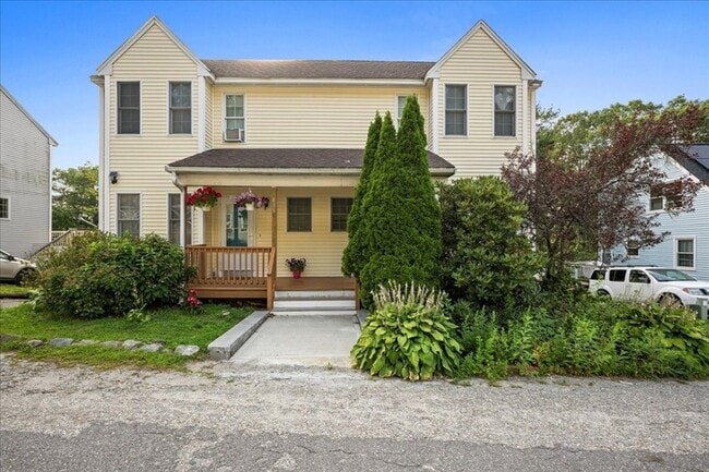 Primary Photo - 440 Plantation St
