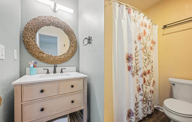 Building Photo - 102 Craigy Ct