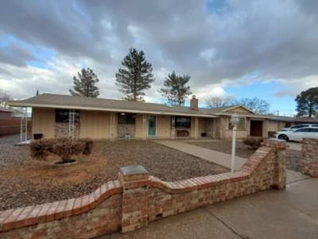 Building Photo - Newly remodeled 3 bedrooms, 2 bath home