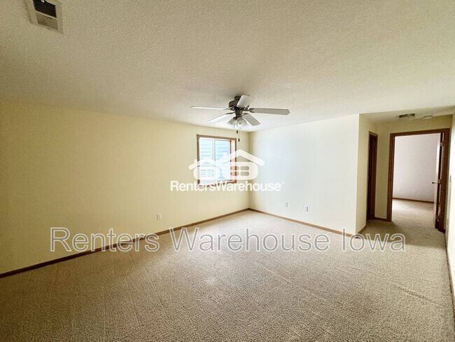 Building Photo - 2011 E 1st Ave