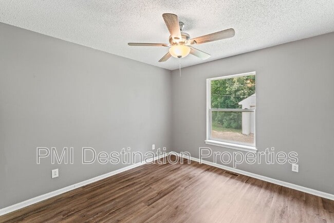 Building Photo - 8580 Kill Creek Rd