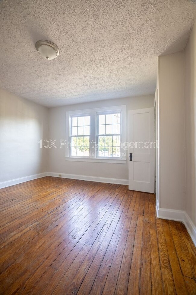 Building Photo - 2743 Steele Ave