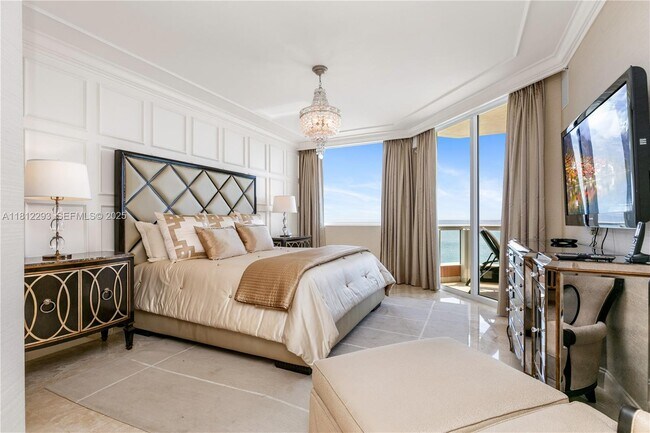 Building Photo - 17875 Collins Ave