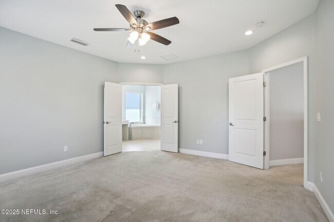 Building Photo - 439 Pelican Pointe Rd