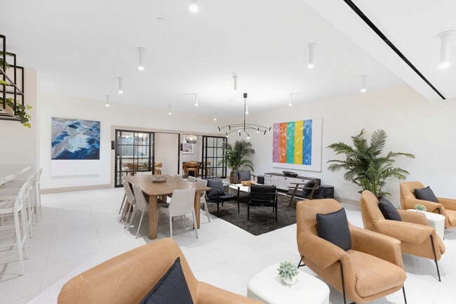 Building Photo - 225 N Miami Ave