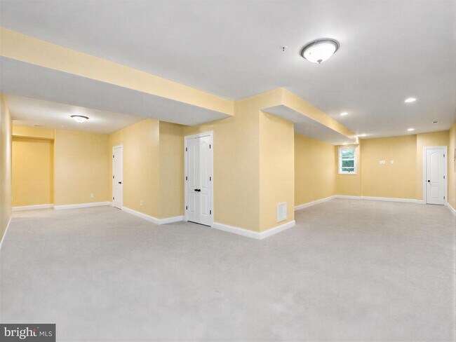 Building Photo - 23017 Holloway Ct