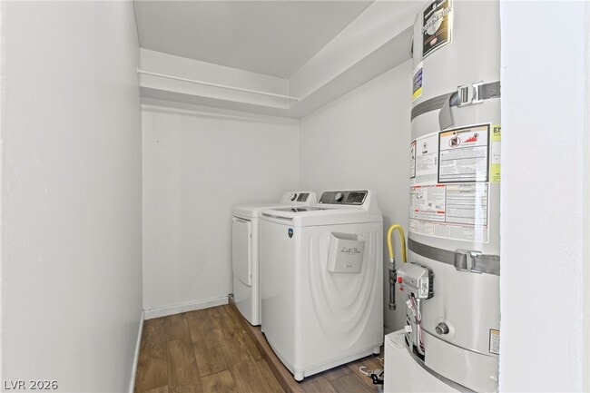 Building Photo - 2212 Silver Pine Dr