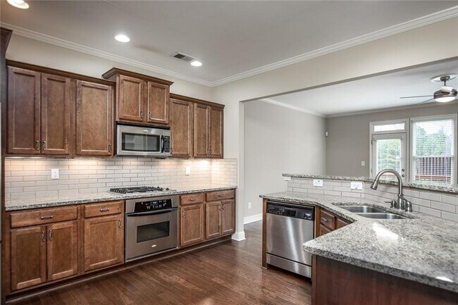 Building Photo - 528 Twinrose Way