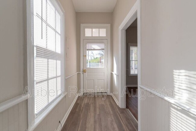 Building Photo - 209 Telfair St