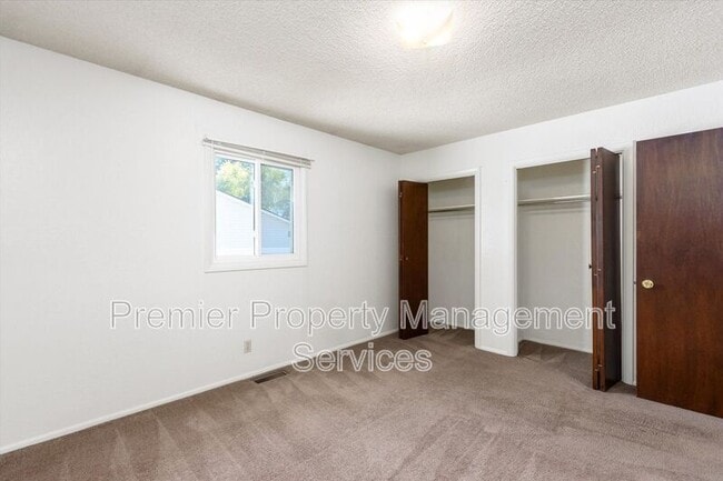 Building Photo - 1220 Galway Dr