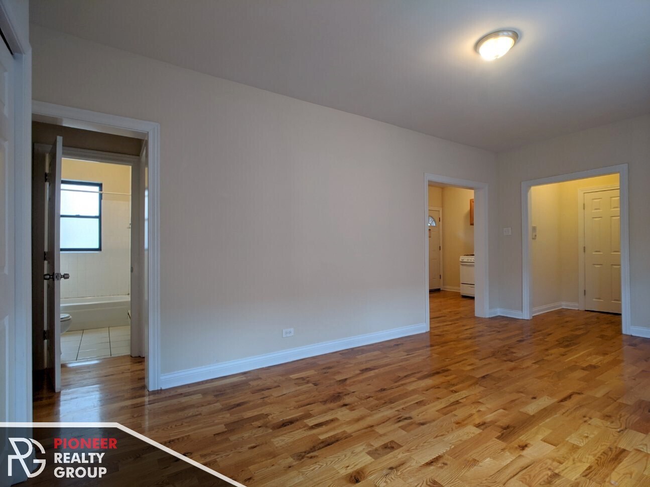 Building Photo - 3732 N Pine Grove Ave