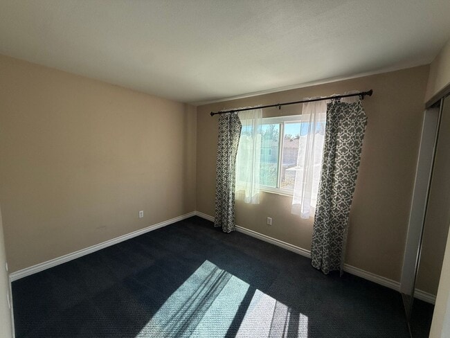 Building Photo - Gorgeous and Upgraded 4 Bed, 2.5 Bath Two-Story in Villa Portofino!