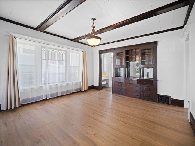 Building Photo - 4 Bed, 2 Bath Long Term Rental in GU District