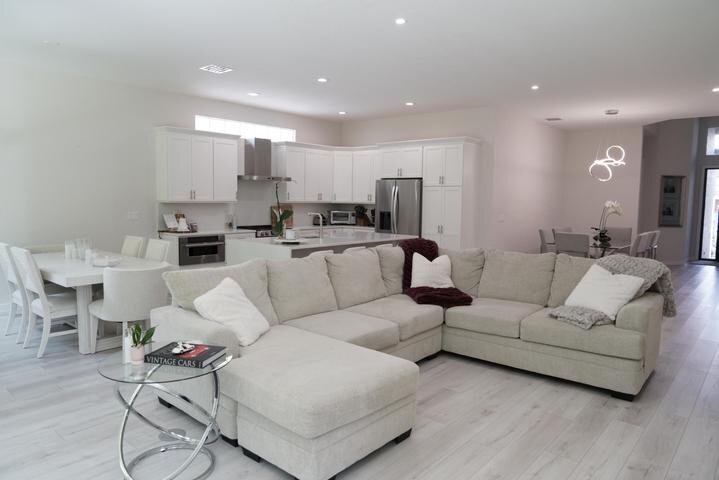 Building Photo - 5725 Via De La Plata Cir