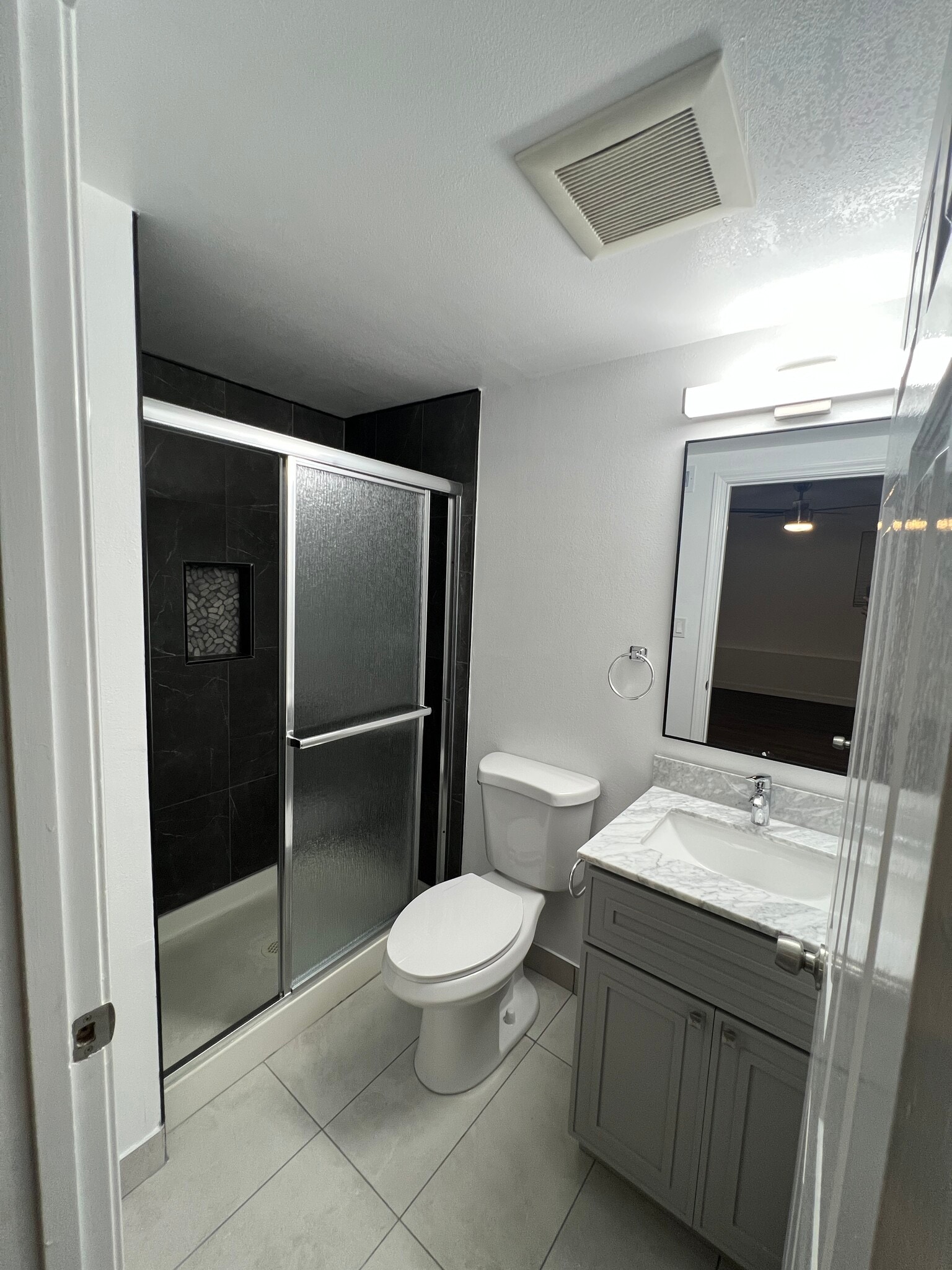 3rd Bedroom Bath - 1010 Chester St