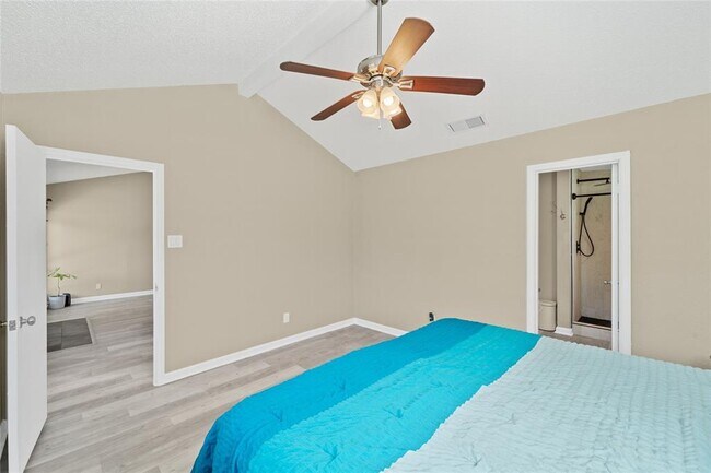 Building Photo - 13314 Briar Hollow Dr