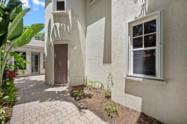 Building Photo - 1903 Flower Dr