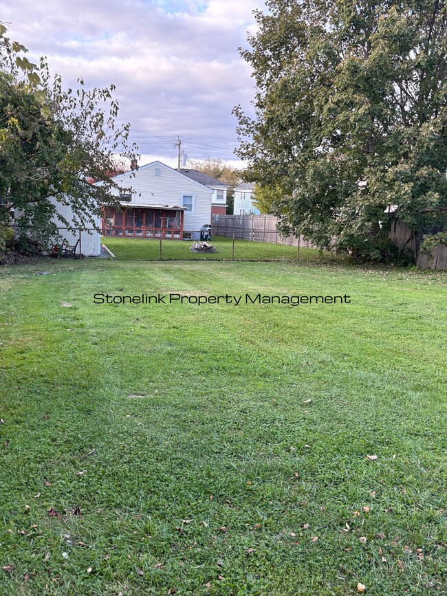 Building Photo - 37 Congregational St